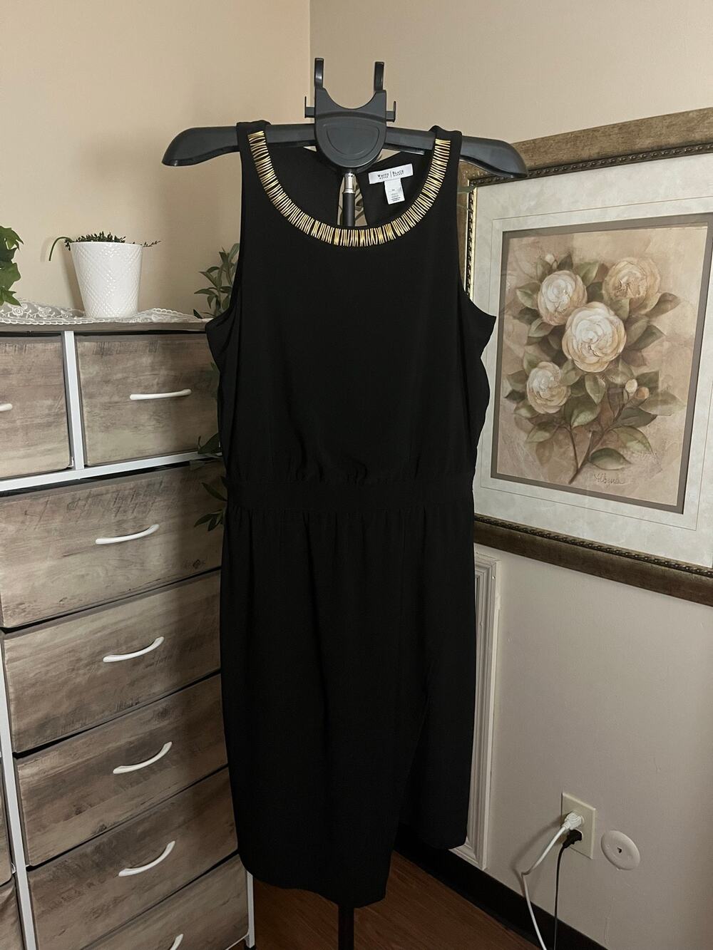White House Black Market Women’s M Black Gold Embellished Sleeveless Dress
